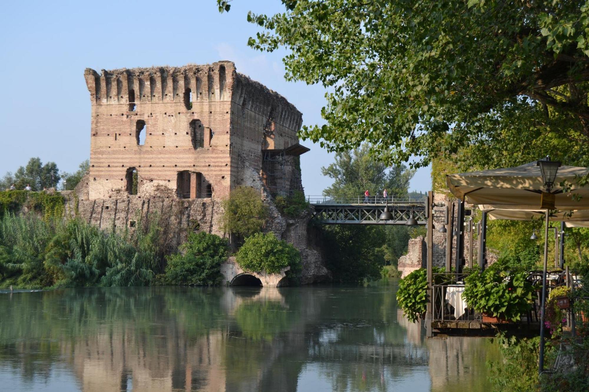 Le Finestre Su Borghetto Hotel วาเลจโจ ซูล มินโช ภายนอก รูปภาพ
