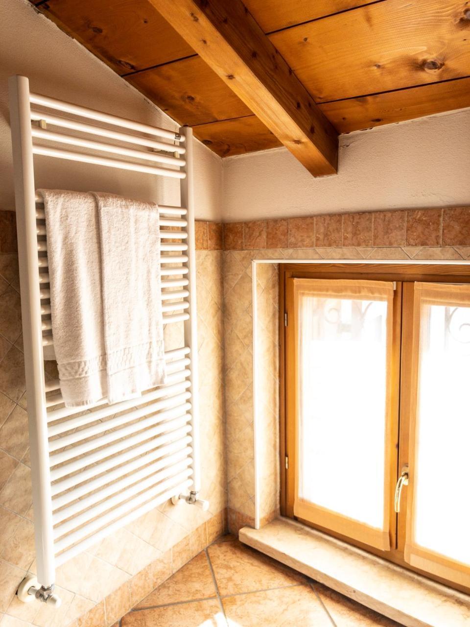 Le Finestre Su Borghetto Hotel วาเลจโจ ซูล มินโช ภายนอก รูปภาพ