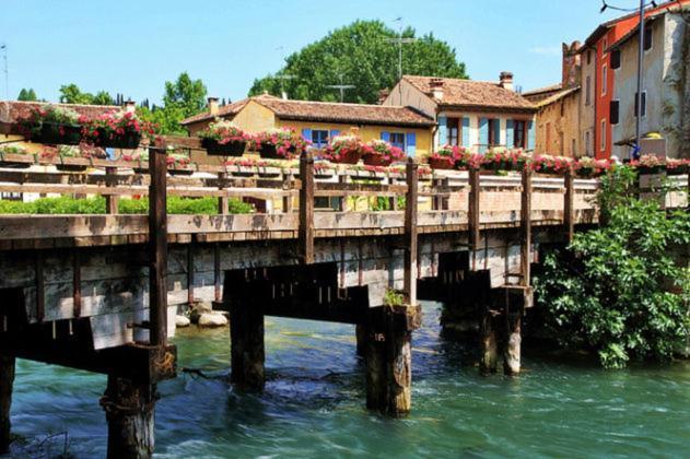 Le Finestre Su Borghetto Hotel วาเลจโจ ซูล มินโช ภายนอก รูปภาพ