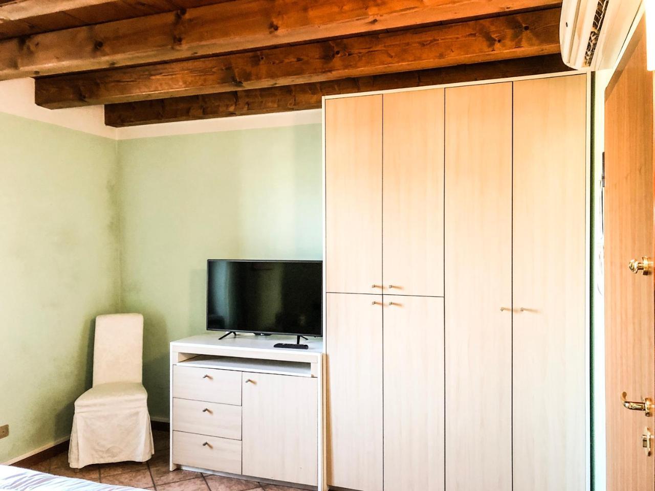 Le Finestre Su Borghetto Hotel วาเลจโจ ซูล มินโช ภายนอก รูปภาพ