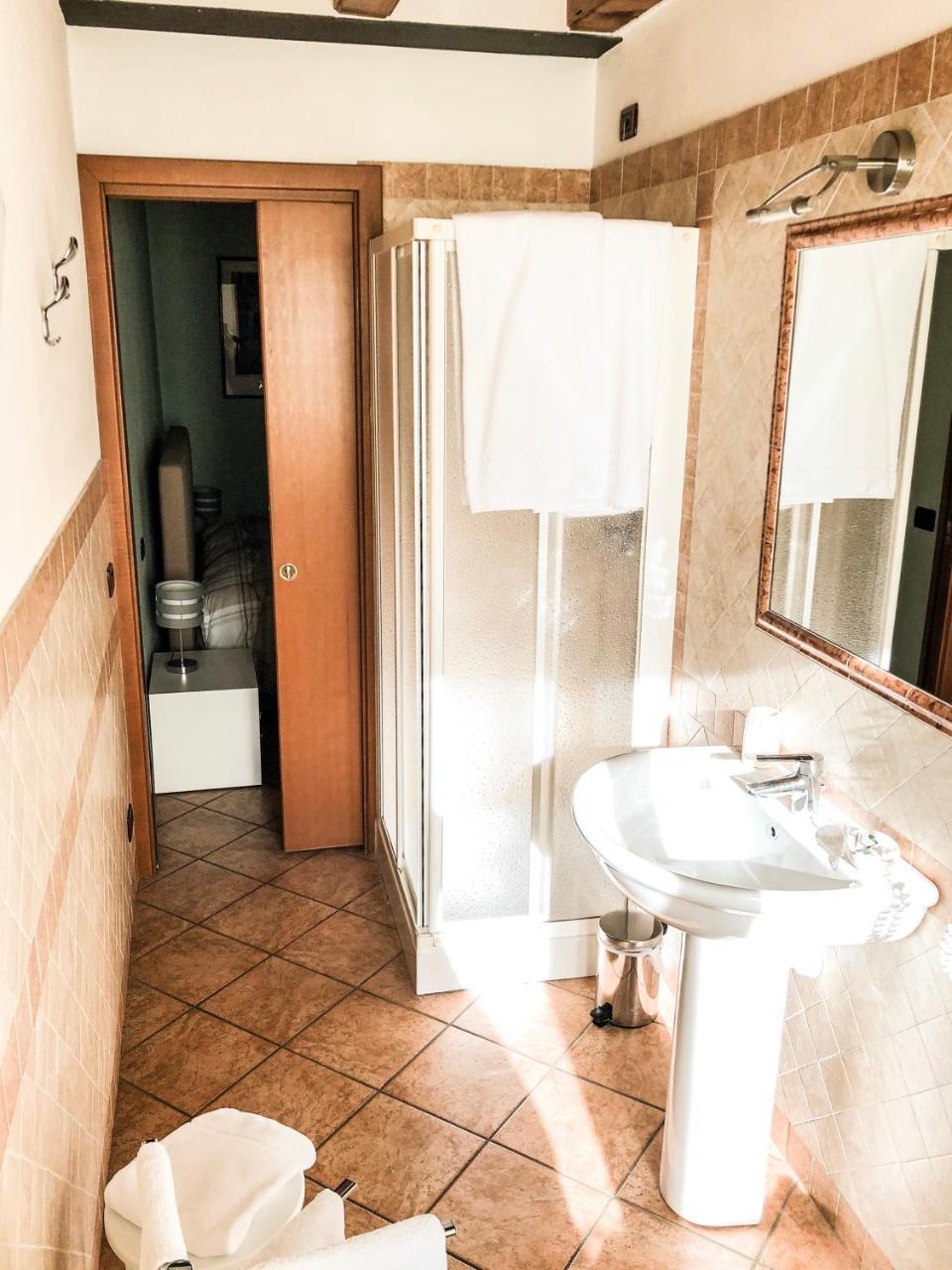Le Finestre Su Borghetto Hotel วาเลจโจ ซูล มินโช ภายนอก รูปภาพ
