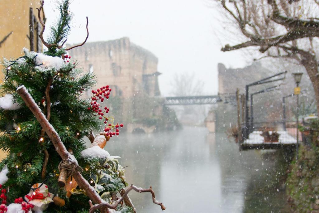 Le Finestre Su Borghetto Hotel วาเลจโจ ซูล มินโช ภายนอก รูปภาพ