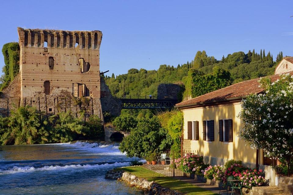 Le Finestre Su Borghetto Hotel วาเลจโจ ซูล มินโช ภายนอก รูปภาพ